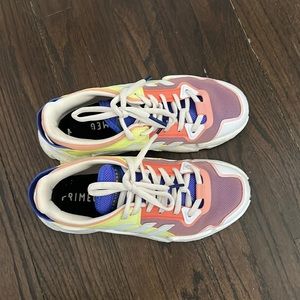 Karlie Kloss ADIDAS primegreen sneakers